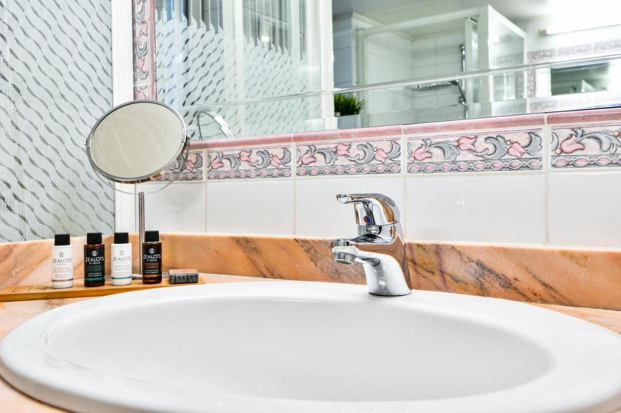 Groovy Apartment By The Sea With Garden Palaio Faliro ภายนอก รูปภาพ